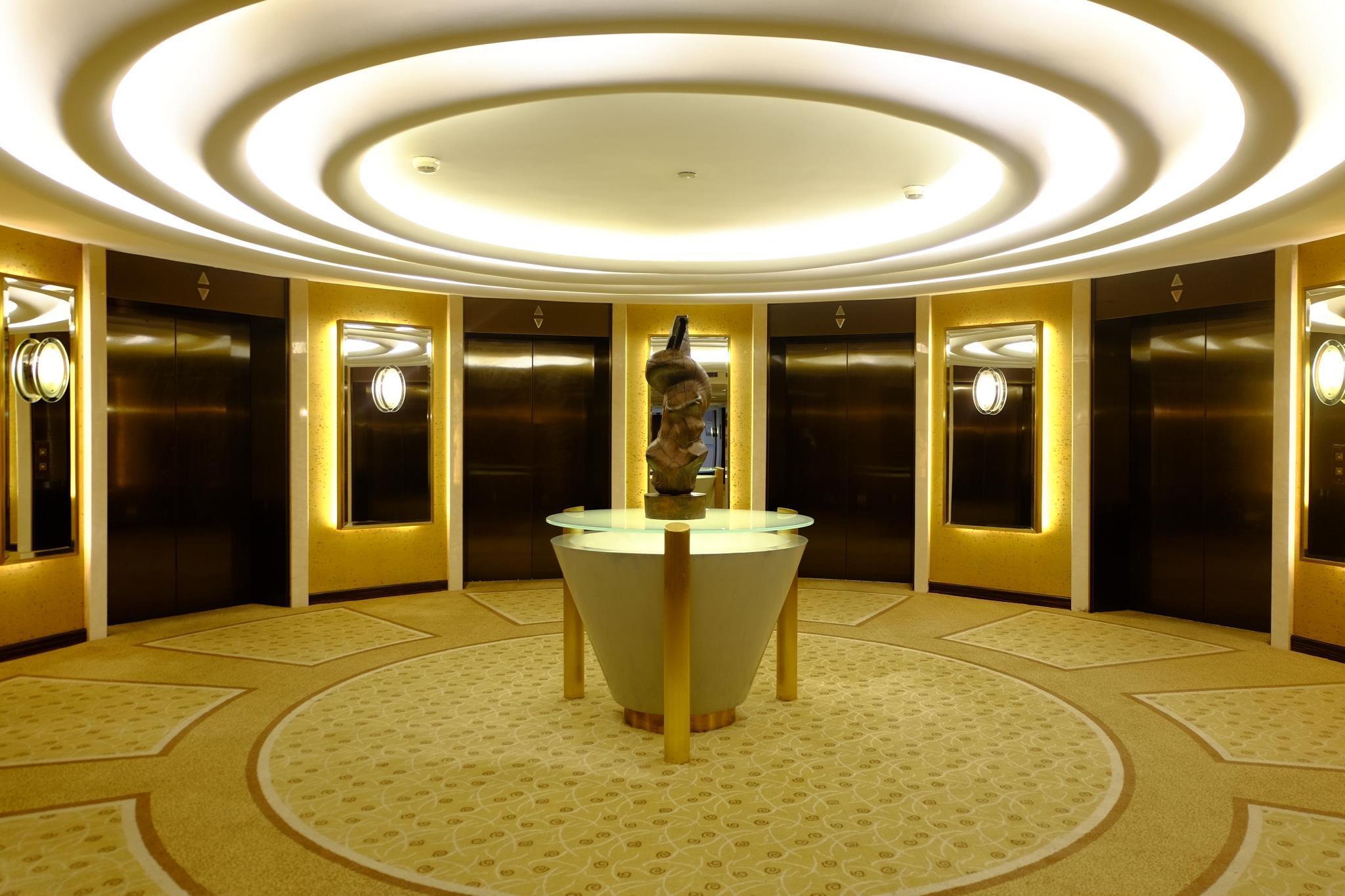 Hua Ting And Towers Hotel