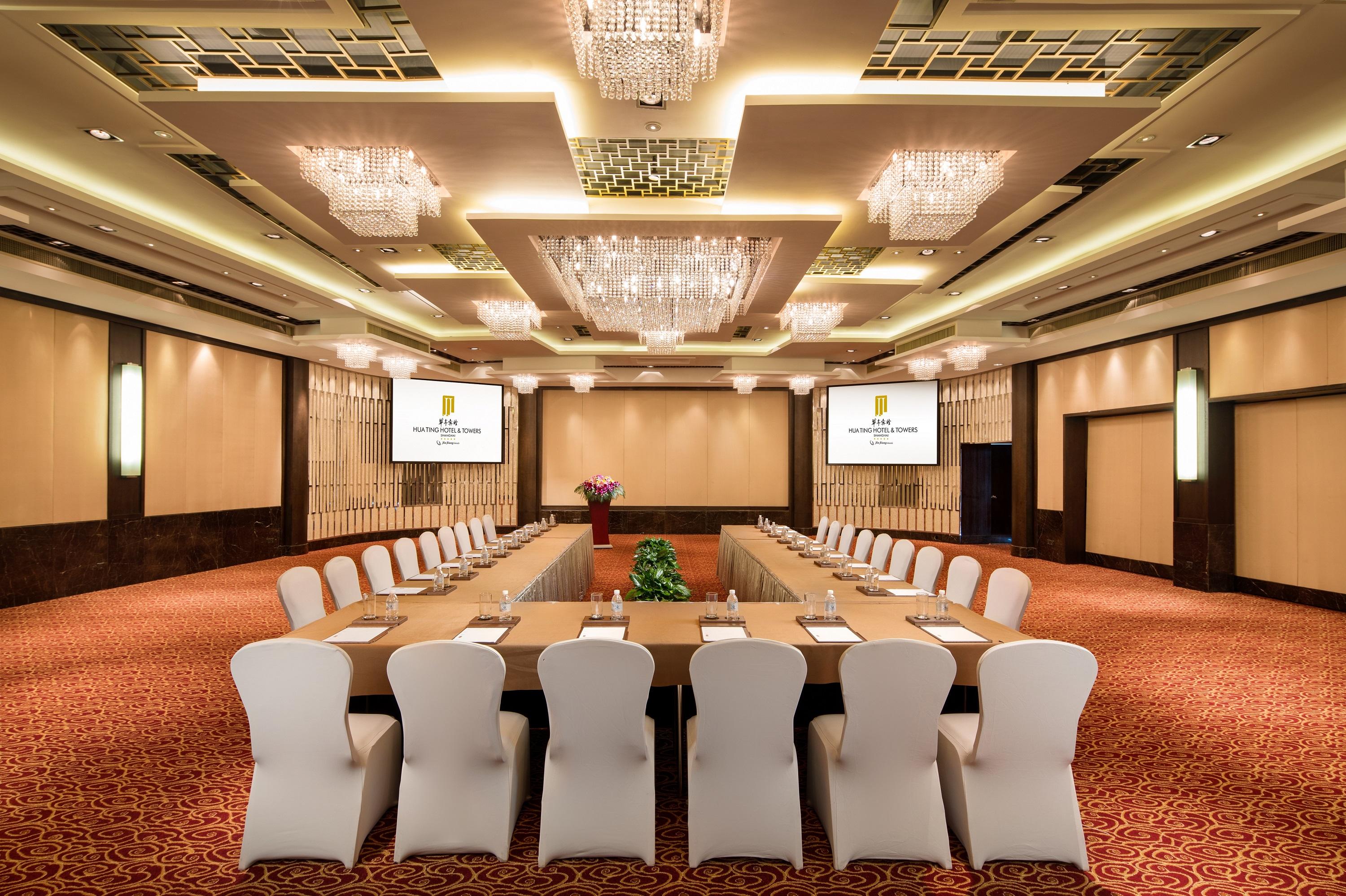 Hotel Hua Ting And Towers 5*