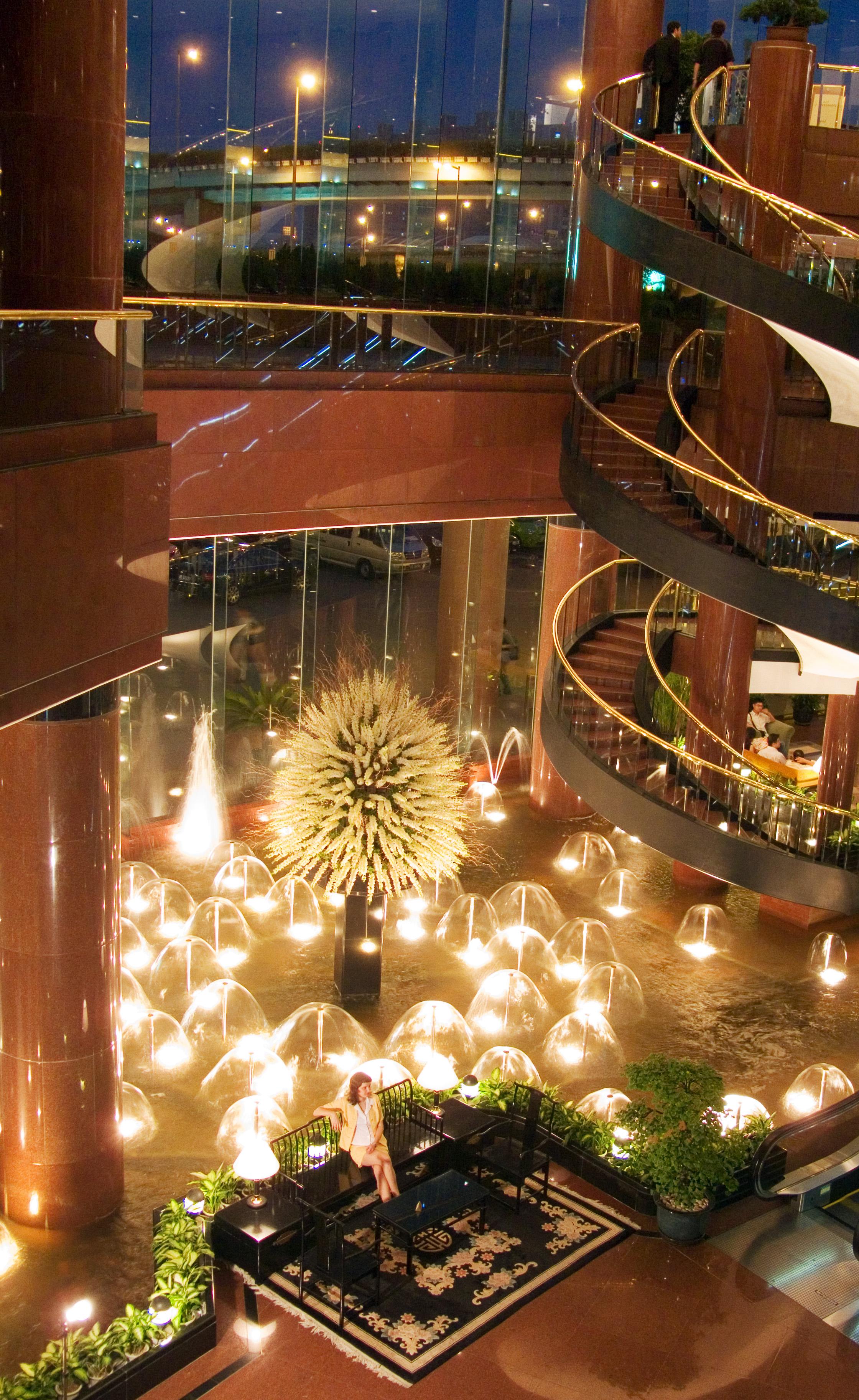Hua Ting And Towers Hotel 5*