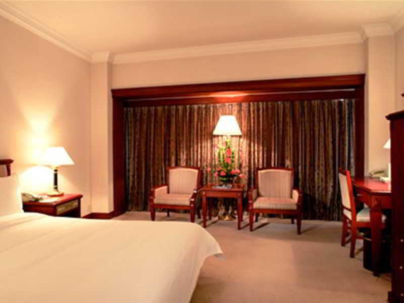 Hua Ting And Towers Hotel 5*
